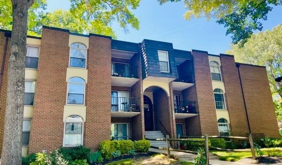 3364 WOODBURN Rd 22, Annandale, VA 22003 - 2 Beds, 2 Bath