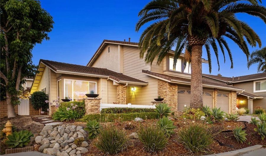 522 Calle Cuadra, San Clemente, CA 92673 - 4 Beds, 3 Bath
