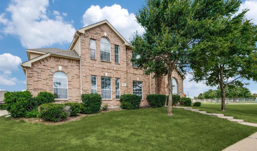 323 Del Cano Dr, Allen, TX 75002 - 5 Beds, 3 Bath