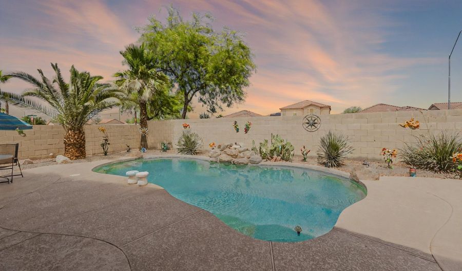 1944 N LORETTA Pl, Casa Grande, AZ 85122 - 5 Beds, 3 Bath