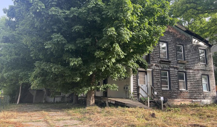 20 Voorhees St, Amsterdam, NY 12010 - 6 Beds, 2 Bath