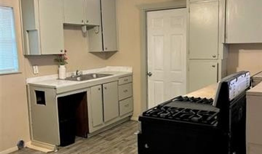 15 N Street NW, Ardmore, OK 73401 - 2 Beds, 1 Bath