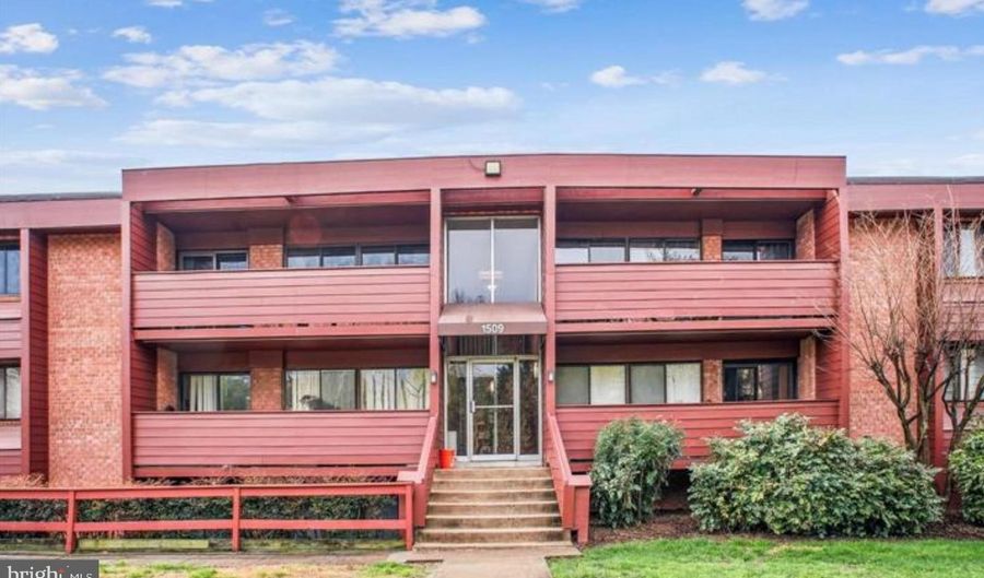 1509 S GEORGE MASON Dr 22, Arlington, VA 22204 - 2 Beds, 1 Bath