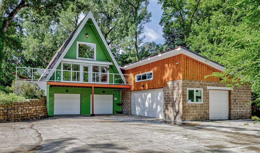 532 W Riverside Rd, Ames, IA 50010 - 3 Beds, 3 Bath