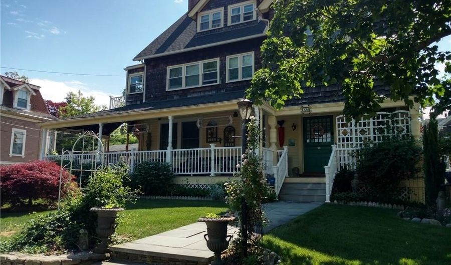 55 Hunter Ave, Newport, RI 02840 - 6 Beds, 6 Bath