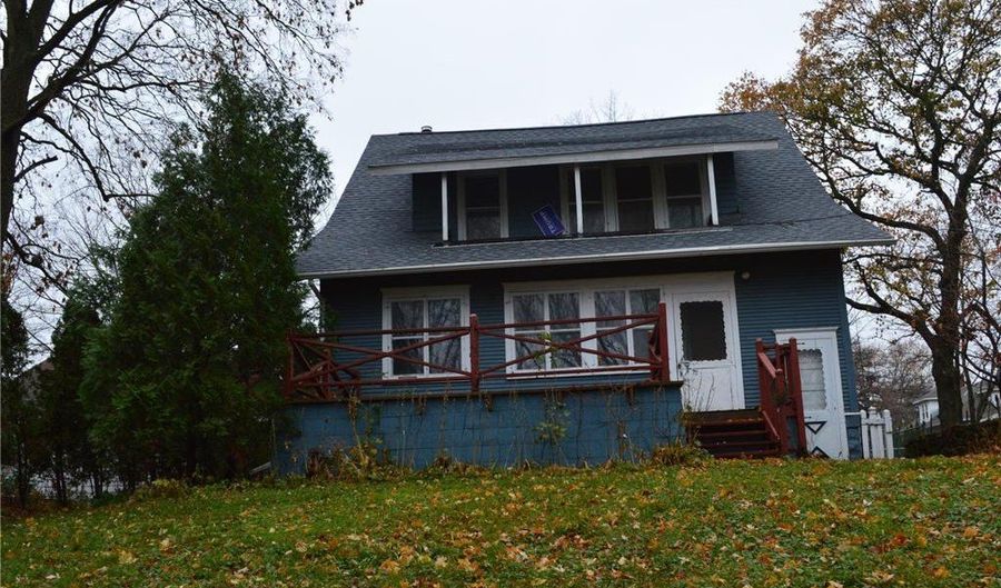 509 3rd St SW, Austin, MN 55912 - 3 Beds, 2 Bath