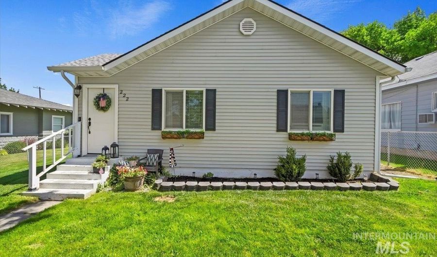 222 12th Ave N, Buhl, ID 83316 - 3 Beds, 2 Bath