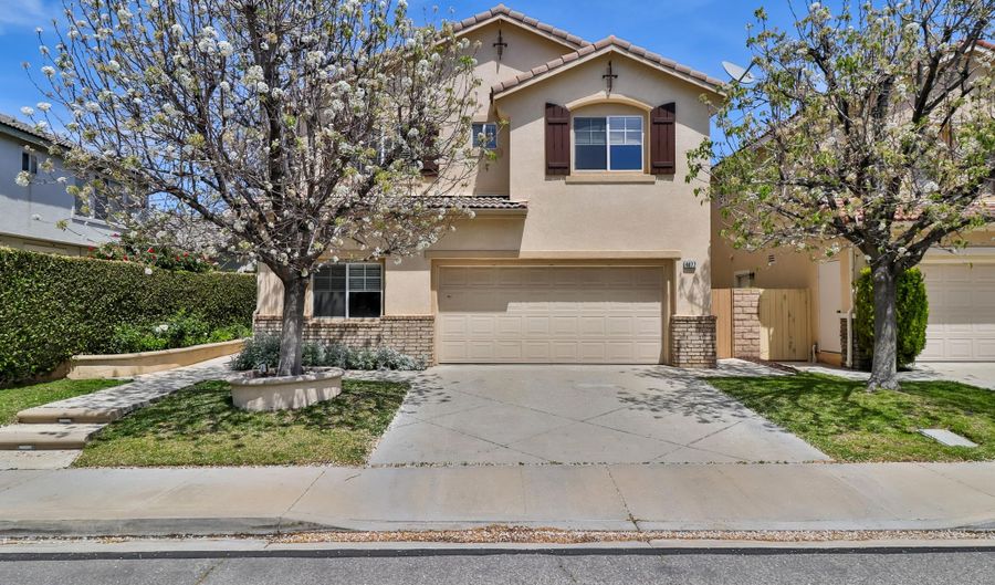 4877 Monument St, Simi Valley, CA 93063 - 4 Beds, 3 Bath