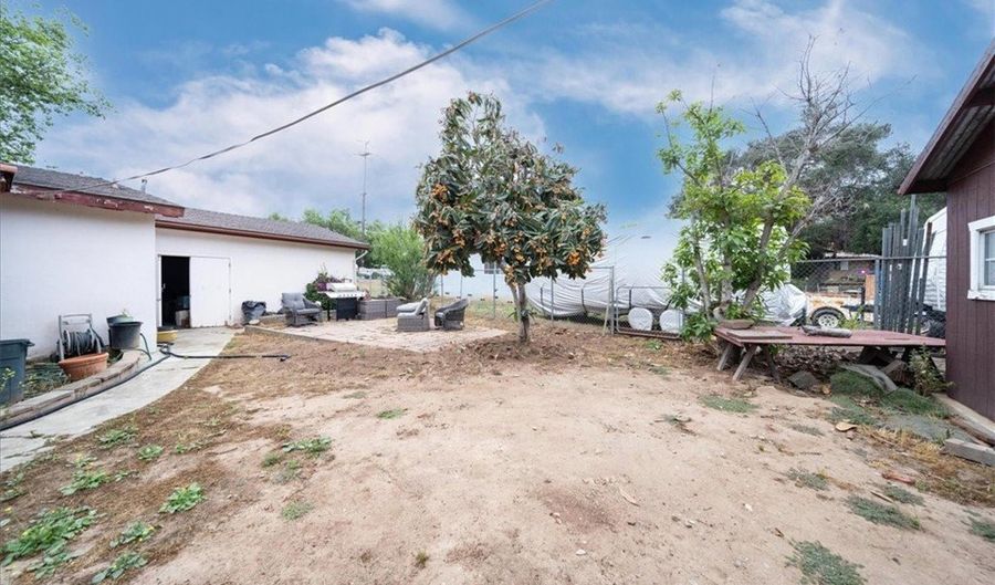 908 Bear Valley Pkwy, Escondido, CA 92025 - 3 Beds, 2 Bath