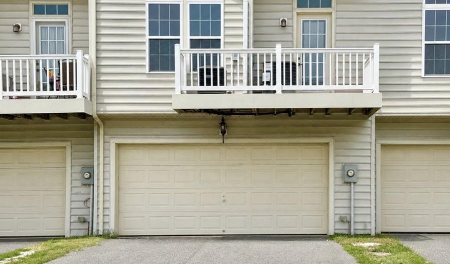412 S GREENBERRY Ln, Dover, DE 19904 - 4 Beds, 3 Bath