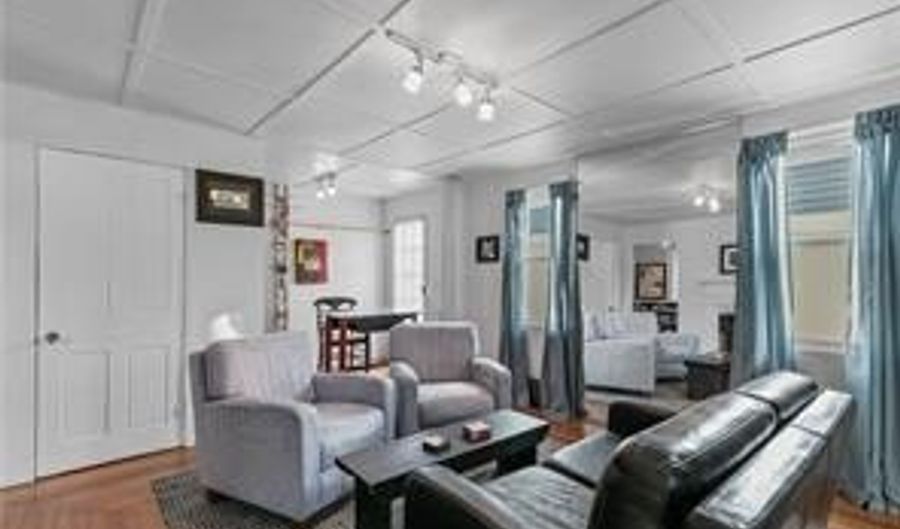 14 Dearborn St, Newport, RI 02840 - 2 Beds, 2 Bath