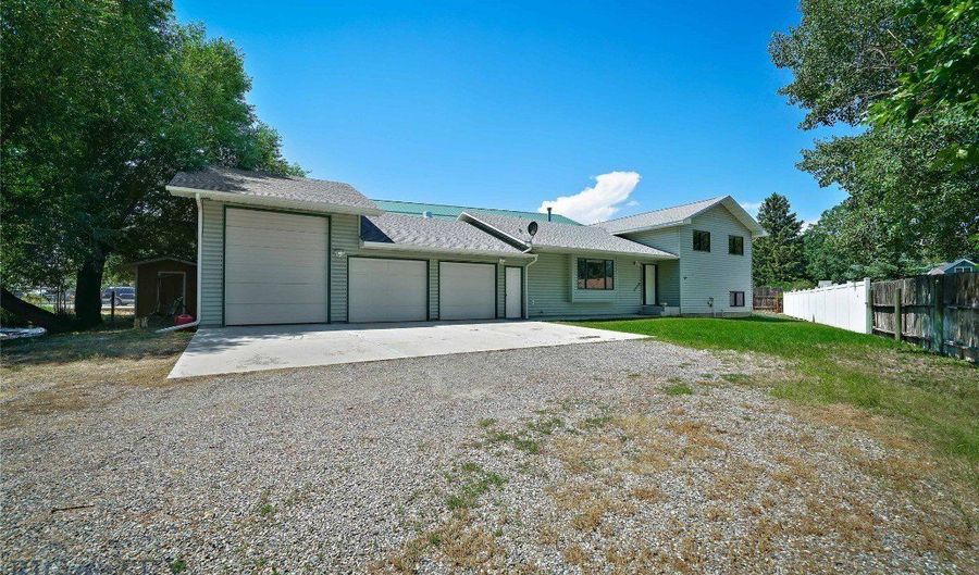 38 A N Woodard Ave, Absarokee, MT 59001 - 4 Beds, 4 Bath