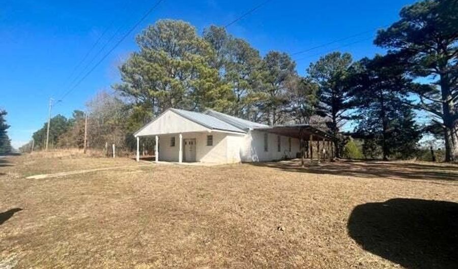 1558 Clisby Rd, West Point, MS 39773 - 0 Beds, 4 Bath