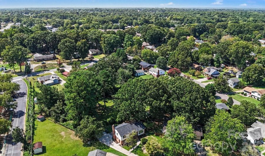 5324 Cheval Pl, Charlotte, NC 28205 - 4 Beds, 3 Bath
