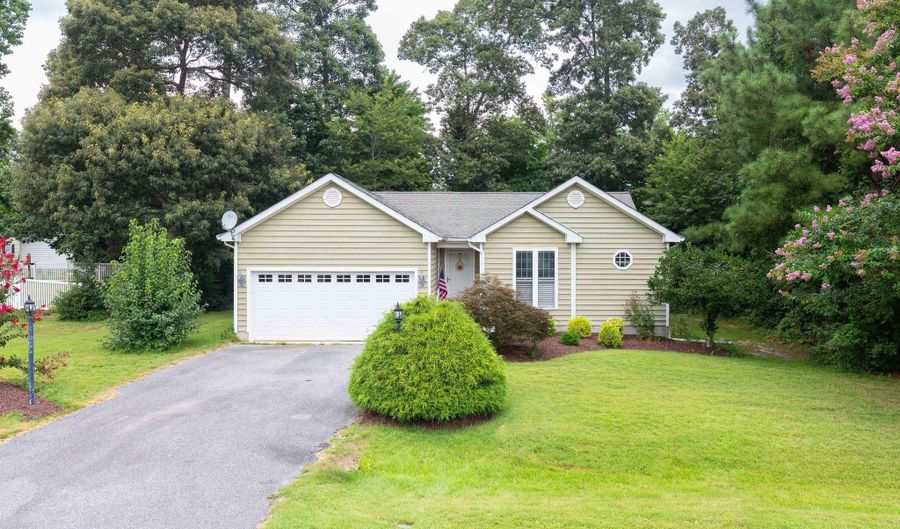 30997 OAK LEAF Dr, Lewes, DE 19958 - 3 Beds, 2 Bath