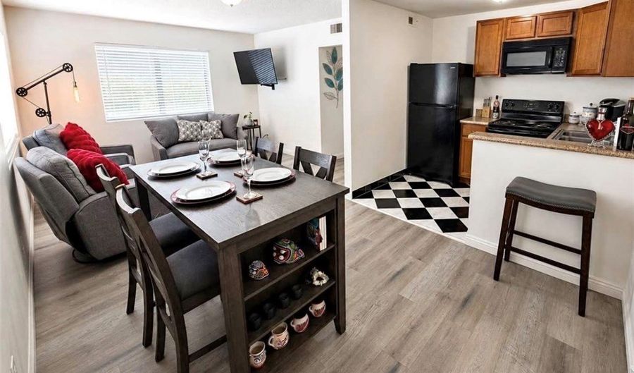 512 Albert Ave 4, Las Vegas, NV 89119 - 2 Beds, 1 Bath