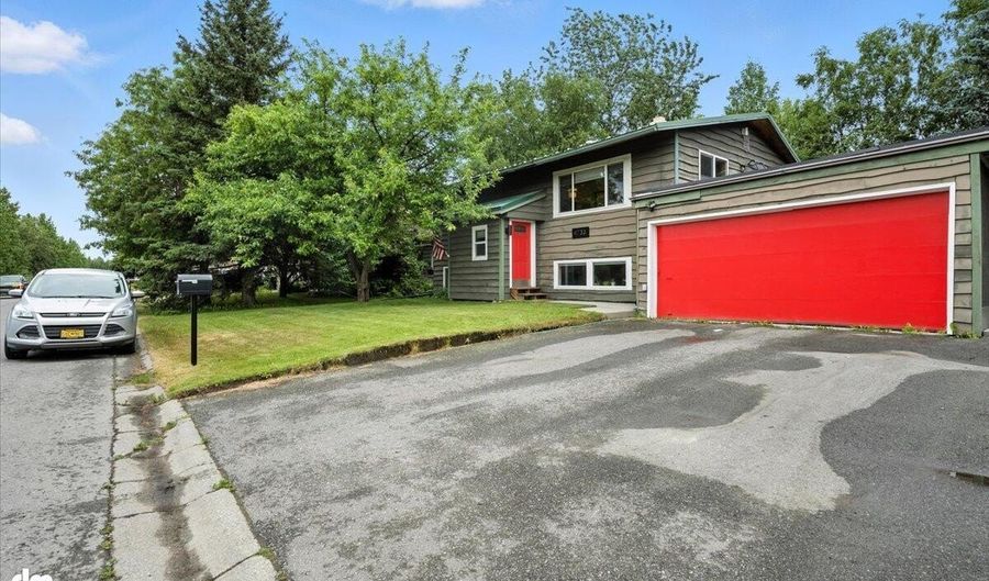 4733 Becharof St, Anchorage, AK 99507 - 3 Beds, 2 Bath