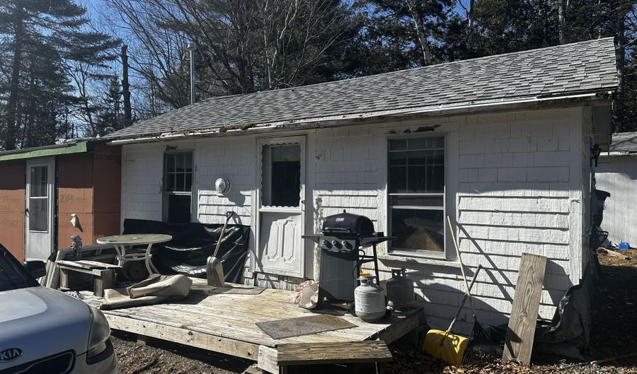 113 Fenwick Rd, Belmont, ME 04952 - 2 Beds, 1 Bath