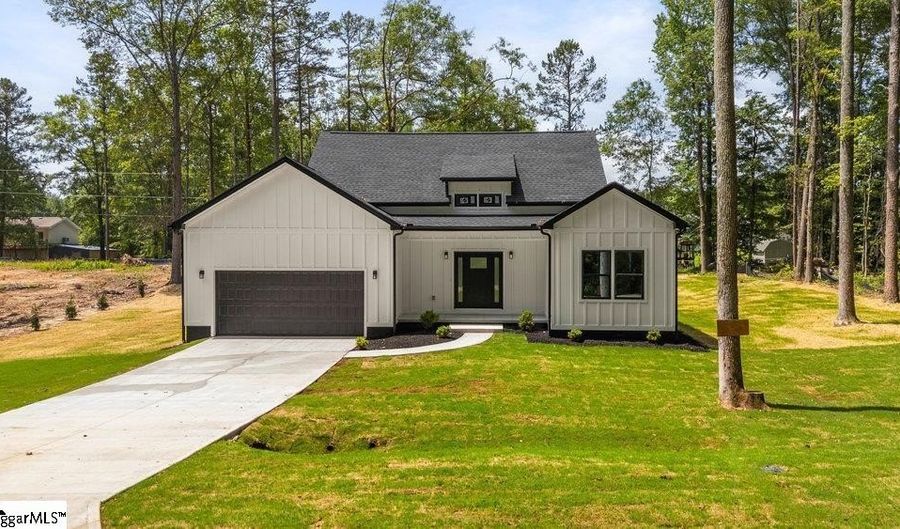 213 Chestnut Dr, Belton, SC 29627 - 3 Beds, 3 Bath