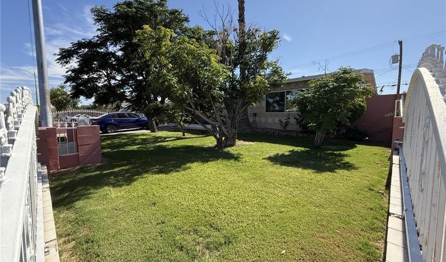 4567 S Nellis Blvd, Las Vegas, NV 89121 - 4 Beds, 2 Bath