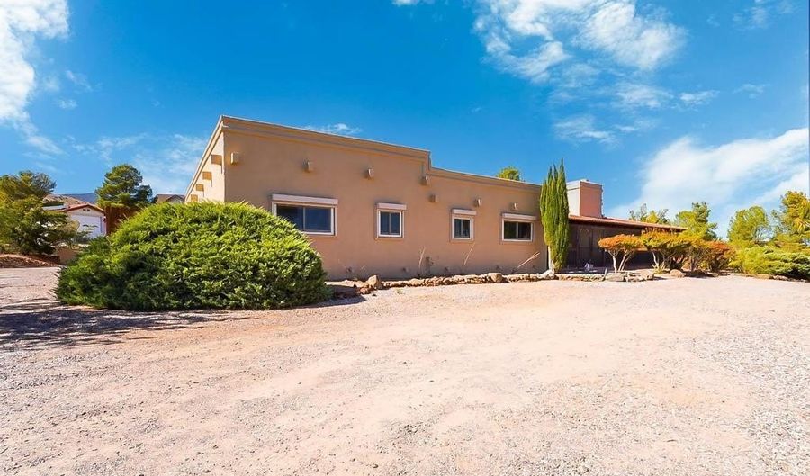 2312 Haskell Springs Rd, Clarkdale, AZ 86324 - 3 Beds, 3 Bath