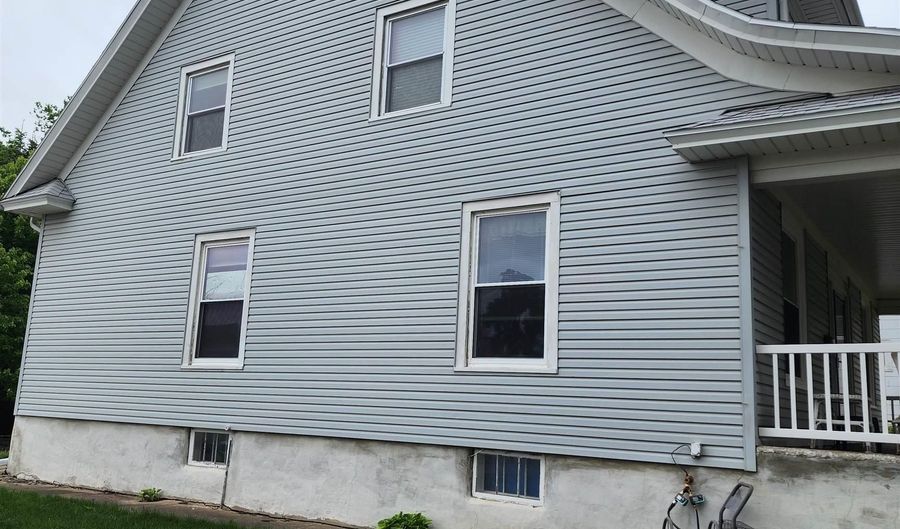 203 S Wooster, Algona, IA 50511 - 4 Beds, 3 Bath