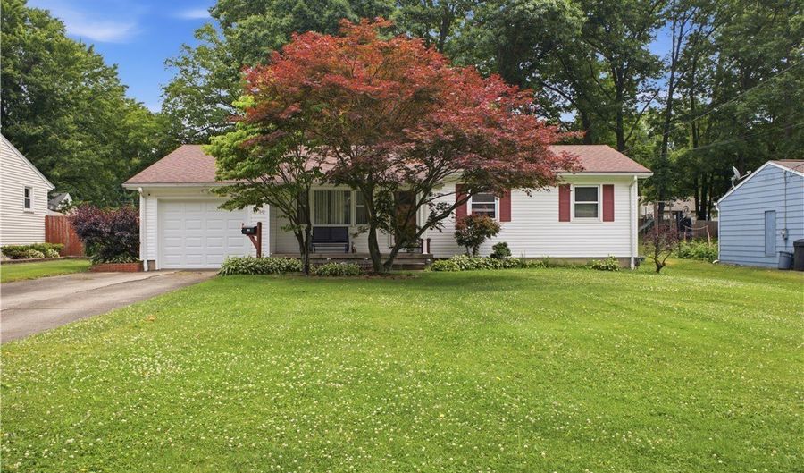 3730 Ayrshire Dr, Austintown, OH 44511 - 3 Beds, 2 Bath