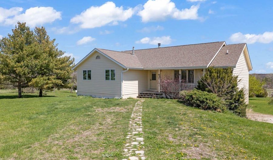 30570 Old Portland Rd, Adel, IA 50003 - 3 Beds, 4 Bath