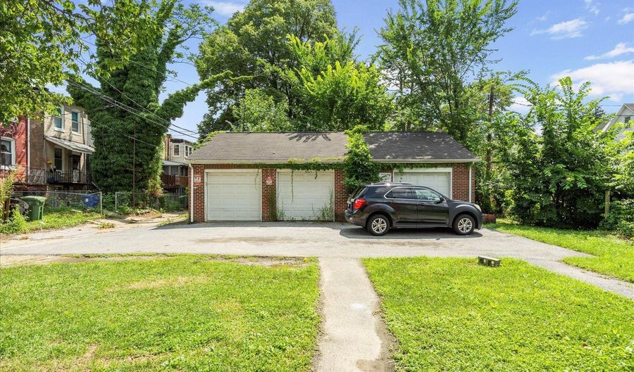 3731 GREENMOUNT Ave, Baltimore, MD 21218 - 3 Beds, 4 Bath