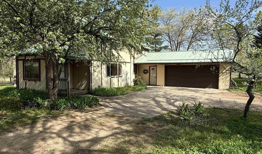 10796 COUNTY ROAD Z, Amherst Junction, WI 54407 - 3 Beds, 1 Bath