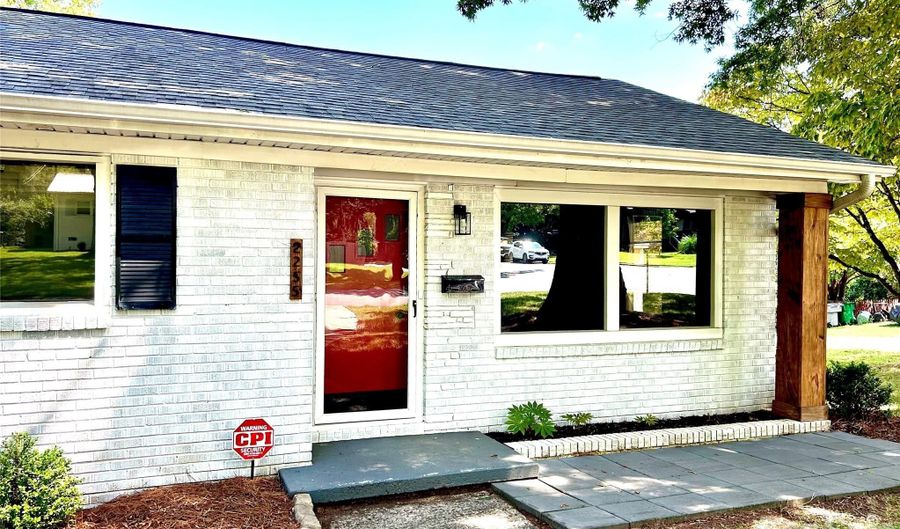 2255 Falmouth Rd, Charlotte, NC 28205 - 3 Beds, 2 Bath