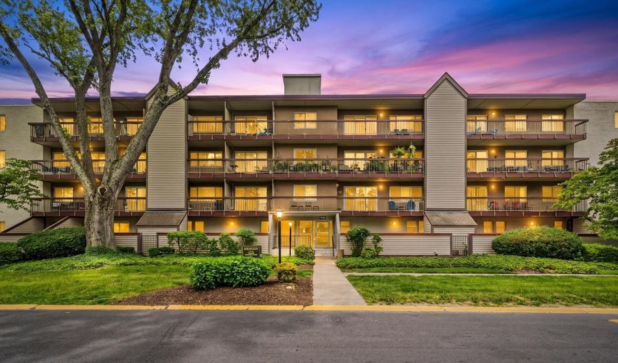 7400 LAKEVIEW Dr N404, Bethesda, MD 20817 - 2 Beds, 2 Bath