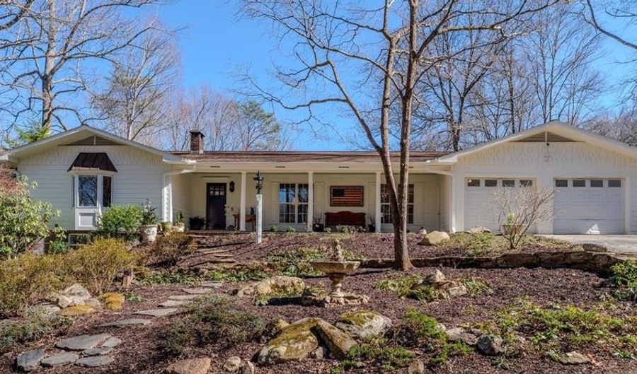1316 Junaluska Rd, Andrews, NC 28901 - 4 Beds, 5 Bath