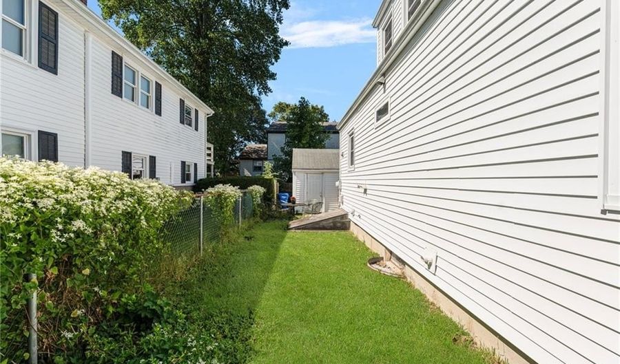 155 Evarts St, Newport, RI 02840 - 3 Beds, 2 Bath