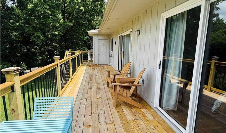 4 Chandler Ln, Bella Vista, AR 72715 - 3 Beds, 2 Bath