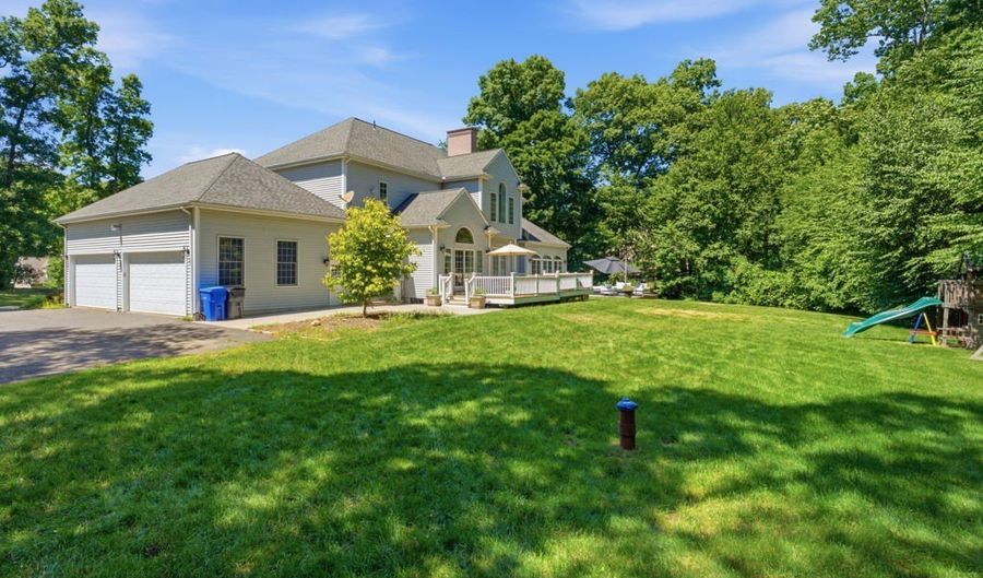 52 Country Club Rd, Bolton, CT 06043 - 5 Beds, 5 Bath