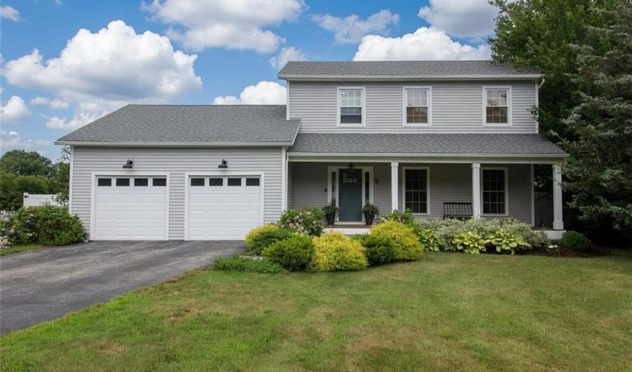 9 Kiki Cir, Cranston, RI 02921 - 3 Beds, 3 Bath
