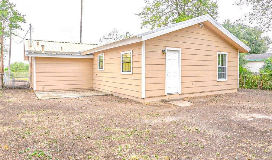 201 Monterrey, Alice, TX 78332 - 4 Beds, 2 Bath