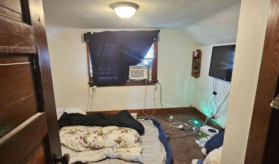 309 N Douglas St, Afton, IA 50830 - 3 Beds, 1 Bath