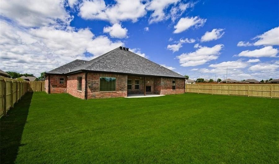 1610 Cherrie St, Centerton, AR 72719 - 4 Beds, 3 Bath