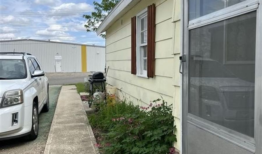 603 14th St, Cody, WY 82414 - 3 Beds, 1 Bath