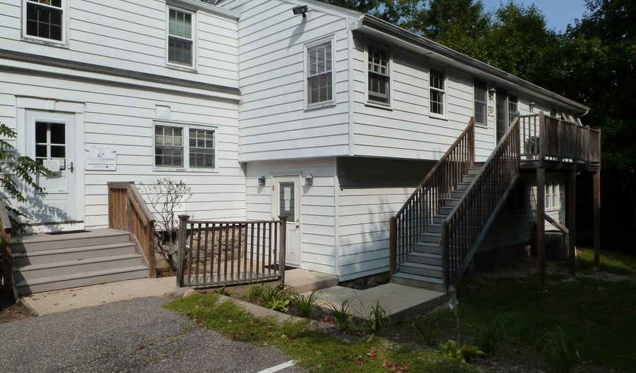 324 Albany Tpke, Canton, CT 06019 - 0 Beds, 3 Bath