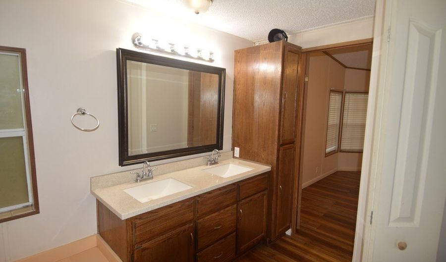 1182 NW 27th Ter, Bell, FL 32619 - 3 Beds, 2 Bath
