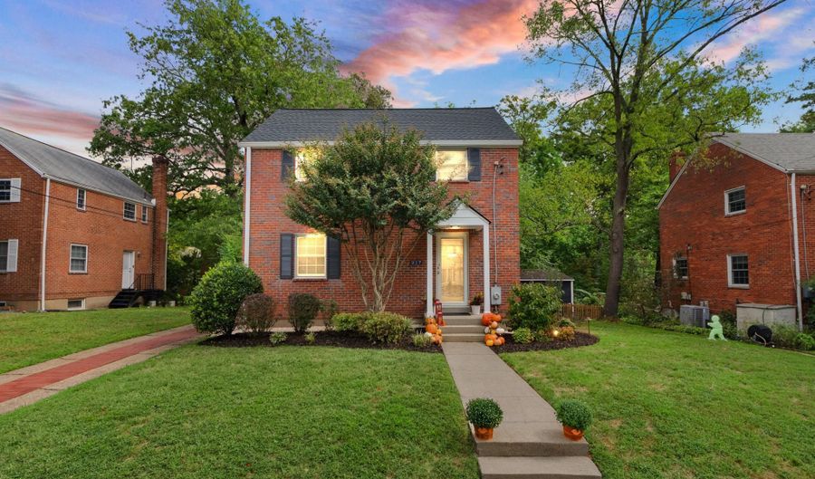 217 N EMERSON St, Arlington, VA 22203 - 3 Beds, 2 Bath