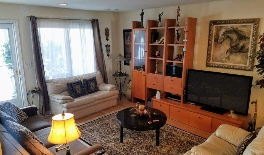 13 Ray Ct, Bedminster, NJ 07921 - 1 Beds, 1 Bath
