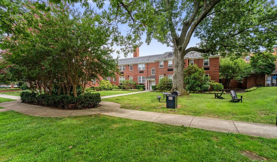 715 S WASHINGTON St A-32, Alexandria, VA 22314 - 1 Beds, 1 Bath