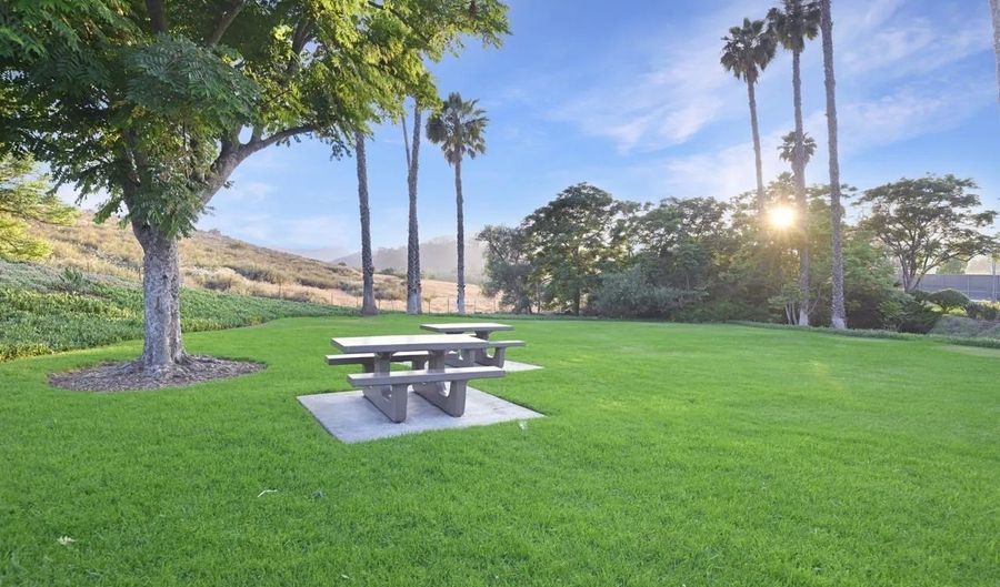 701 Fino Gln, Escondido, CA 92025 - 3 Beds, 2 Bath