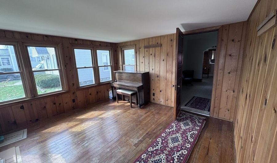 423 N Johnson St, Ada, OH 45810 - 4 Beds, 2 Bath