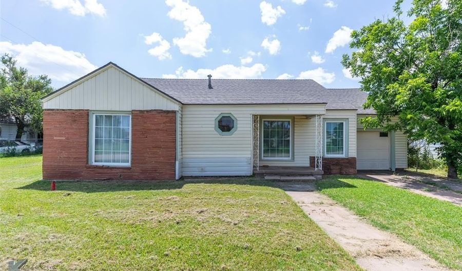 1114 Avenue L, Anson, TX 79501 - 3 Beds, 2 Bath