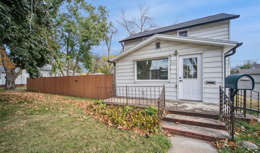 212 Nile Kinnick Dr N, Adel, IA 50003 - 3 Beds, 1 Bath